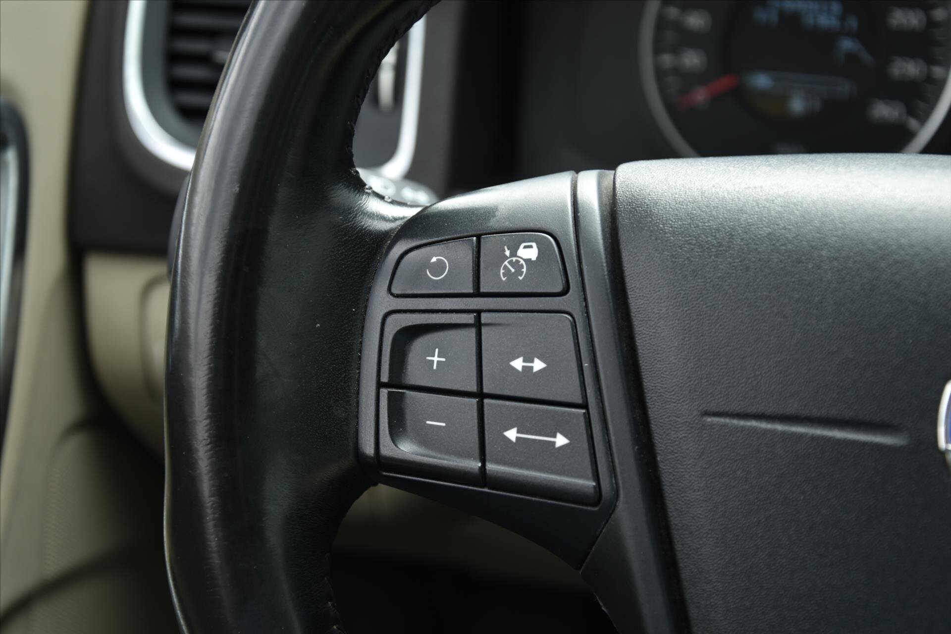 Volvo V60 Kombi 2,0 l 120 kw