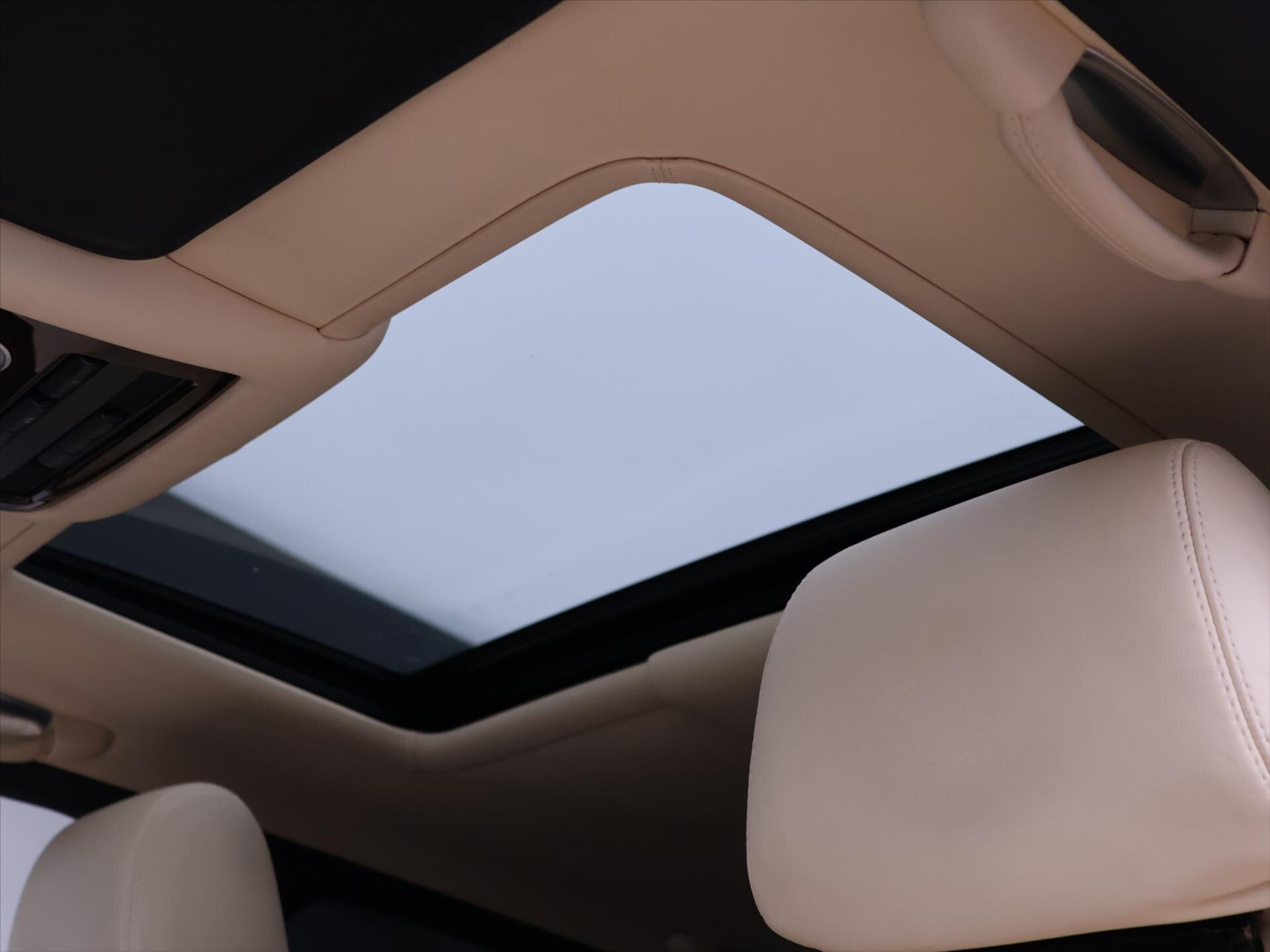 Bentley Continental Flying Spur Sedan / Limuzína 6,0 l 412 kw