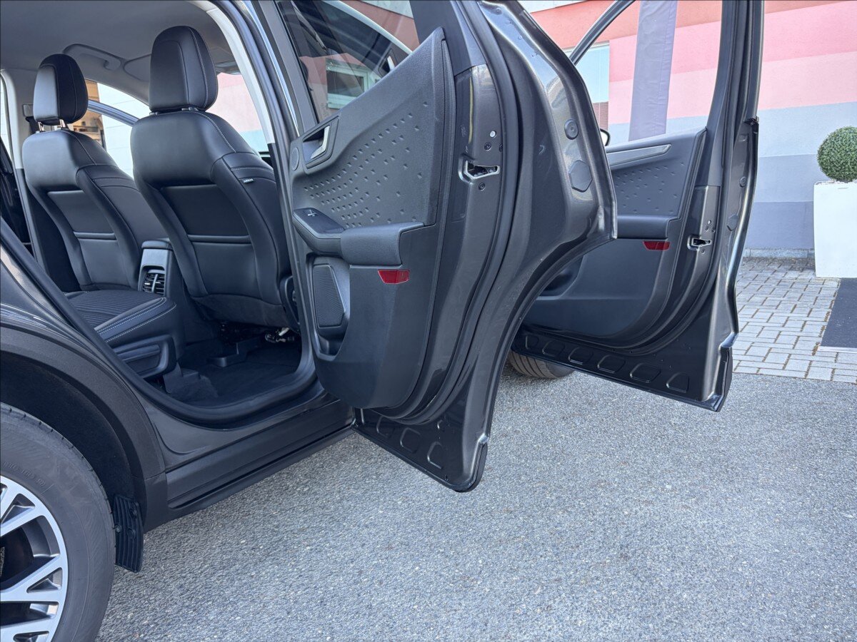 Ford Kuga SUV / Terénní 2,5 l 165 kw