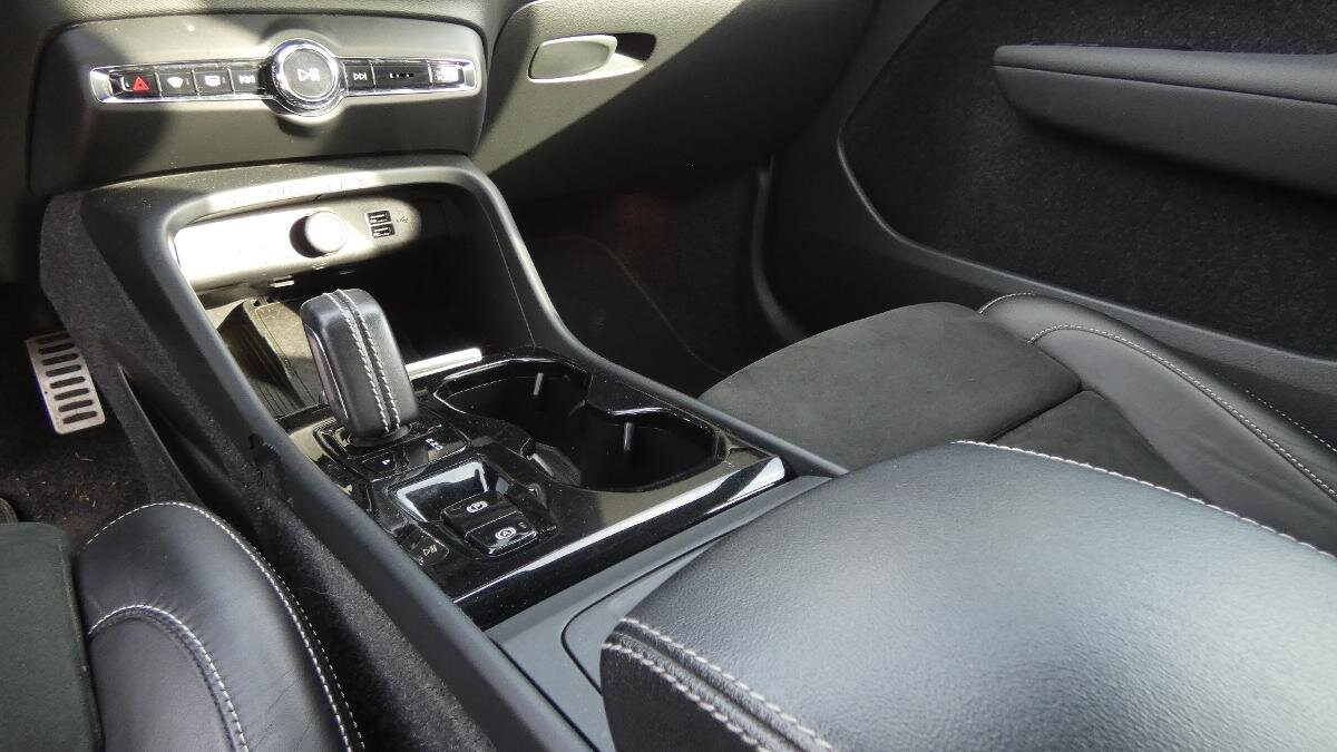 Volvo XC40 SUV / Terénní 2,0 l 145 kw