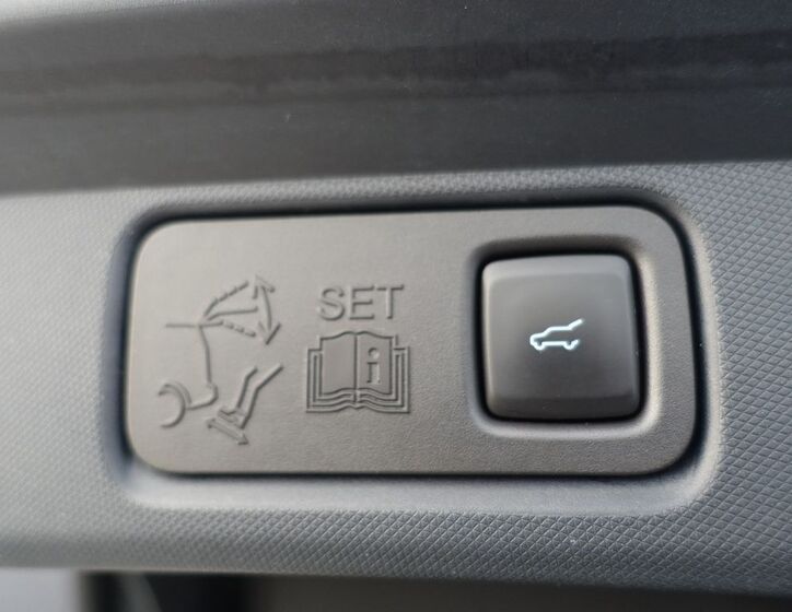 Ford Mustang Mach-E 36