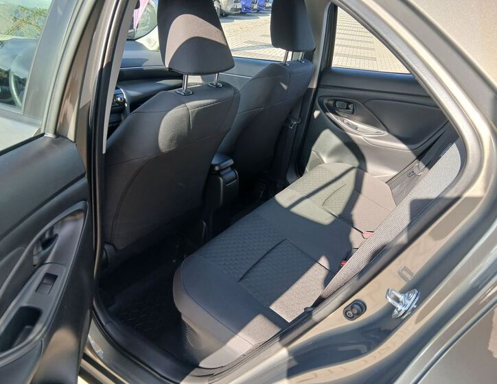 Toyota Yaris Cross 12