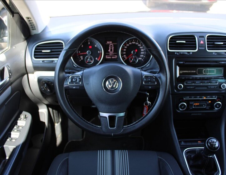 Volkswagen Golf Kombi 2,0 l 103 kw