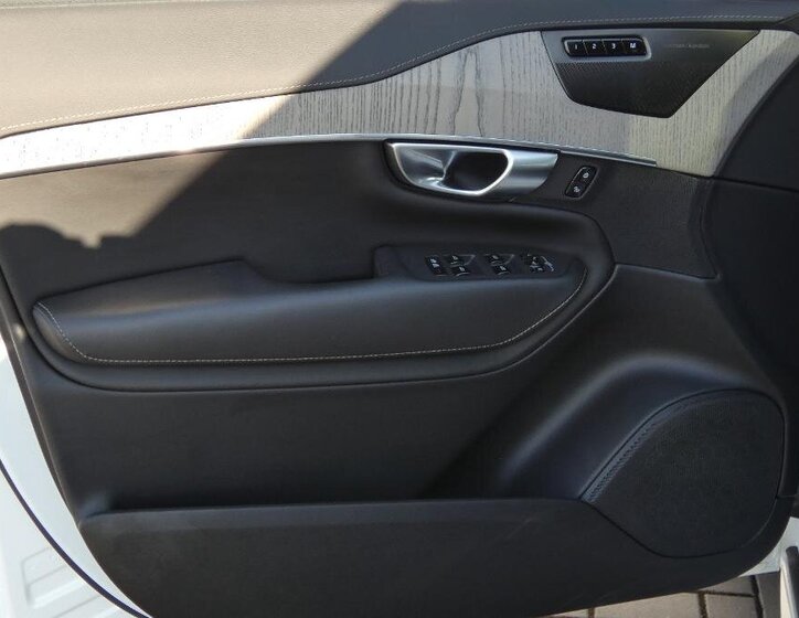 Volvo XC90 SUV / Terénní 2,0 l 173 kw