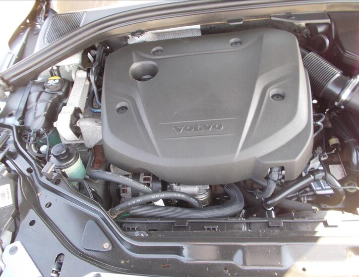 Volvo XC60 SUV / Terénní 2,0 l 110 kw