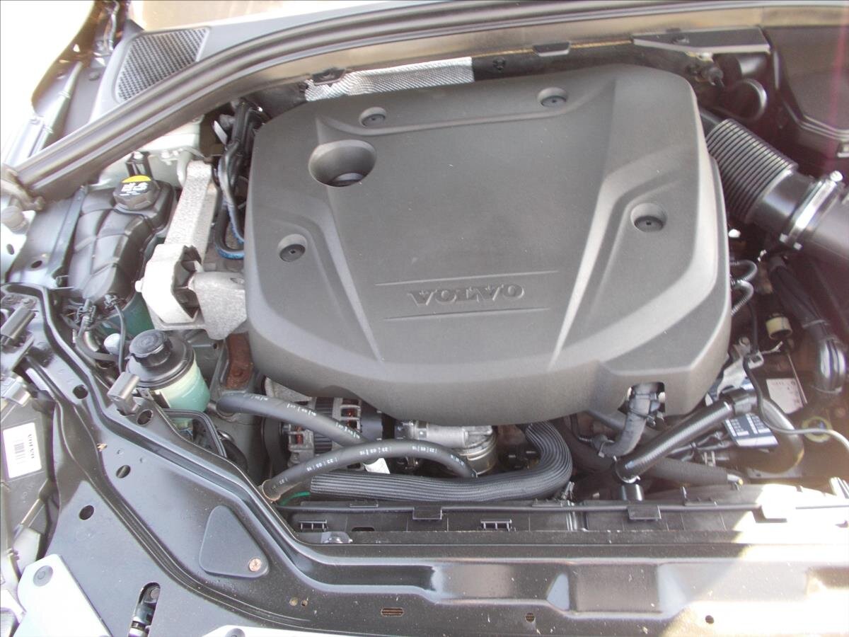 Volvo XC60 SUV / Terénní 2,0 l 110 kw