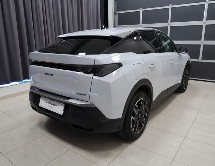 Peugeot 3008 SUV / Terénní 1,2 l 100 kw