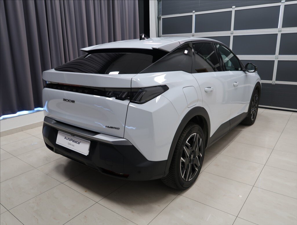 Peugeot 3008 SUV / Terénní 1,2 l 100 kw