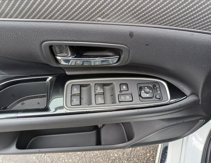 Mitsubishi Outlander Kombi 2,4 l 99 kw