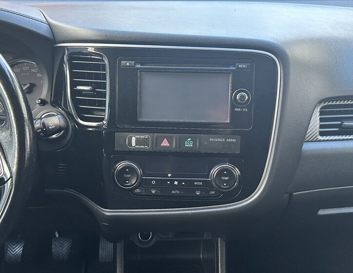 Mitsubishi Outlander SUV / Terénní 2,3 l 110 kw