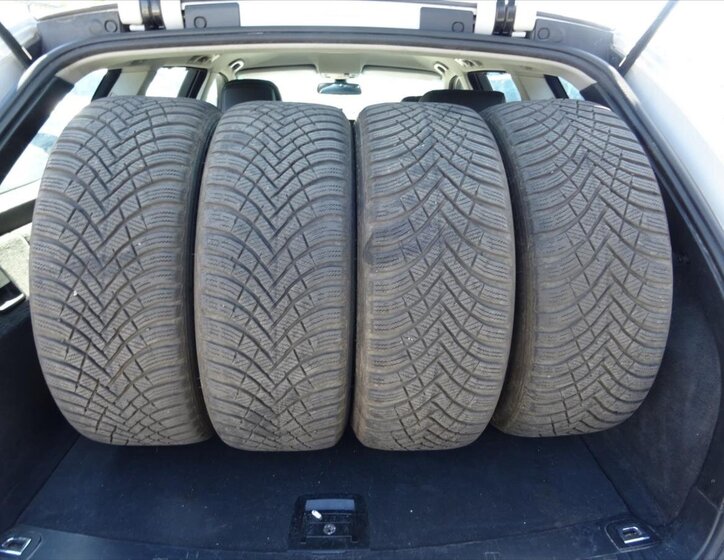 BMW Řada 5 Kombi 3,0 l 173 kw