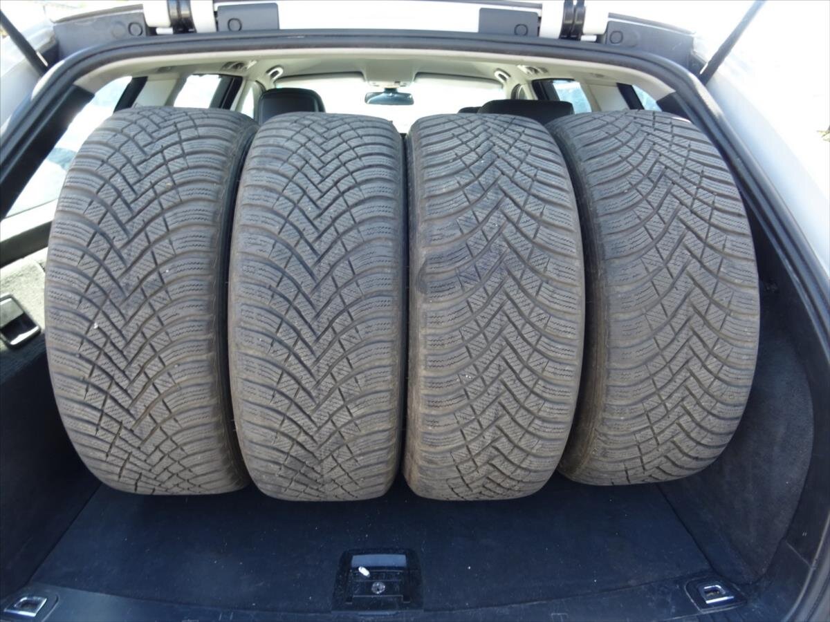 BMW Řada 5 Kombi 3,0 l 173 kw