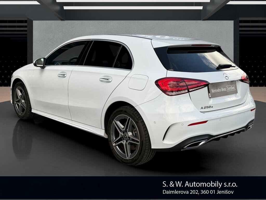 Mercedes-Benz Třídy A Hatchback 1,3 l 118 kw