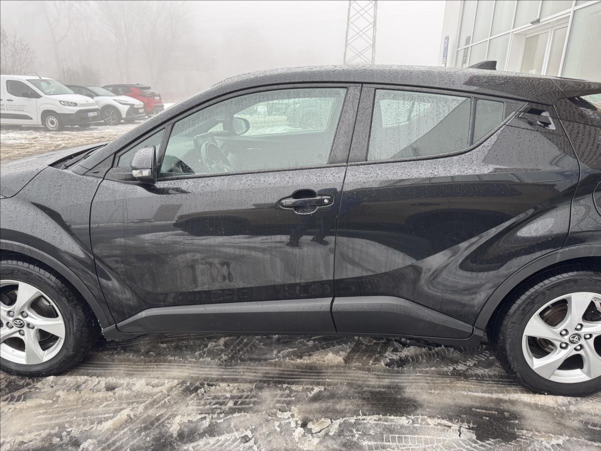 Toyota C-HR Hatchback 1,2 l 85 kw