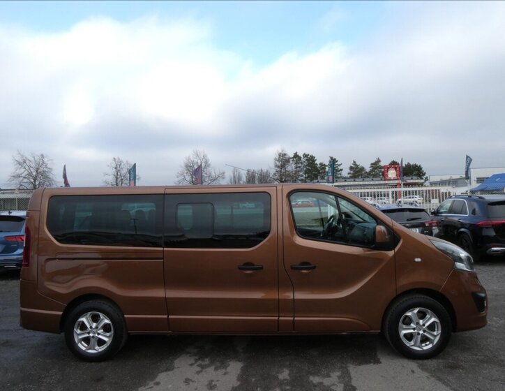 Opel Vivaro 12