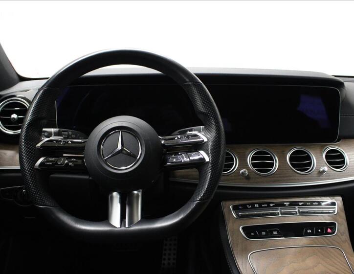 Mercedes-Benz Třídy E 28