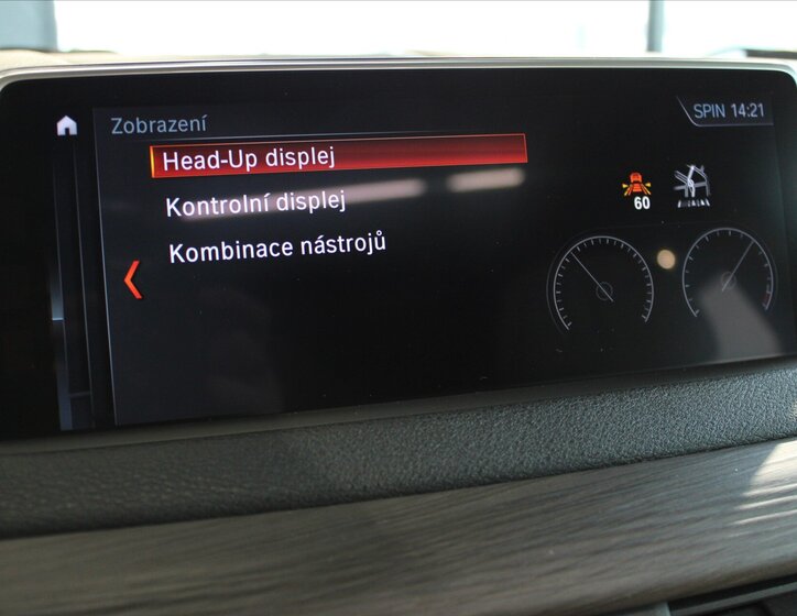 BMW X5 SUV / Terénní 3,0 l 230 kw