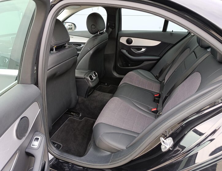 Mercedes-Benz Třídy C Sedan / Limuzína 2,1 l 125 kw