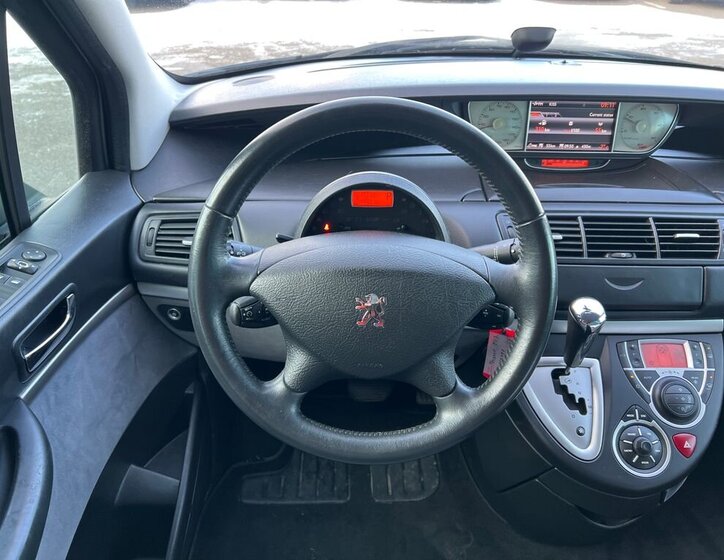 Peugeot 807 MPV 2,0 l 120 kw