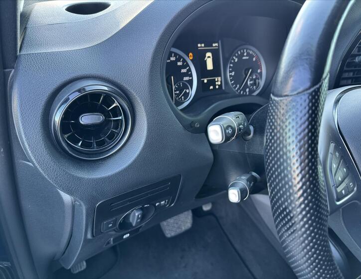 Mercedes-Benz Vito 7