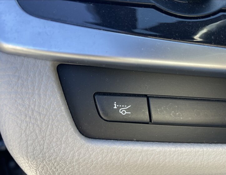 BMW Řada 5 Kombi 3,0 l 180 kw