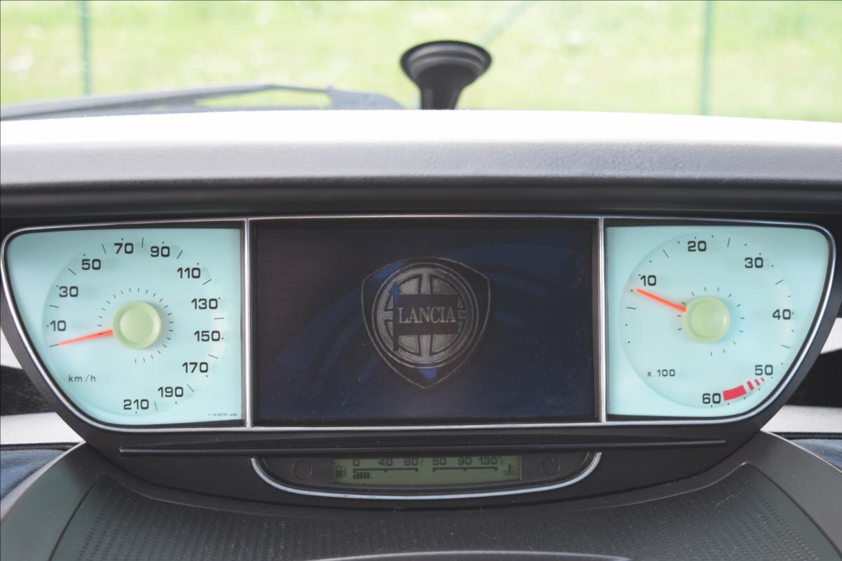 Lancia Phedra MPV 2,2 l 94 kw