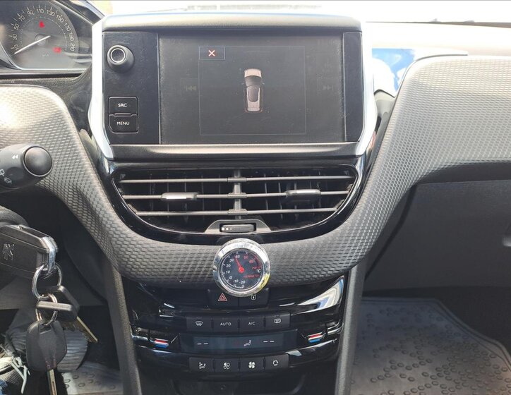 Peugeot 2008 MPV 1,2 l 81 kw