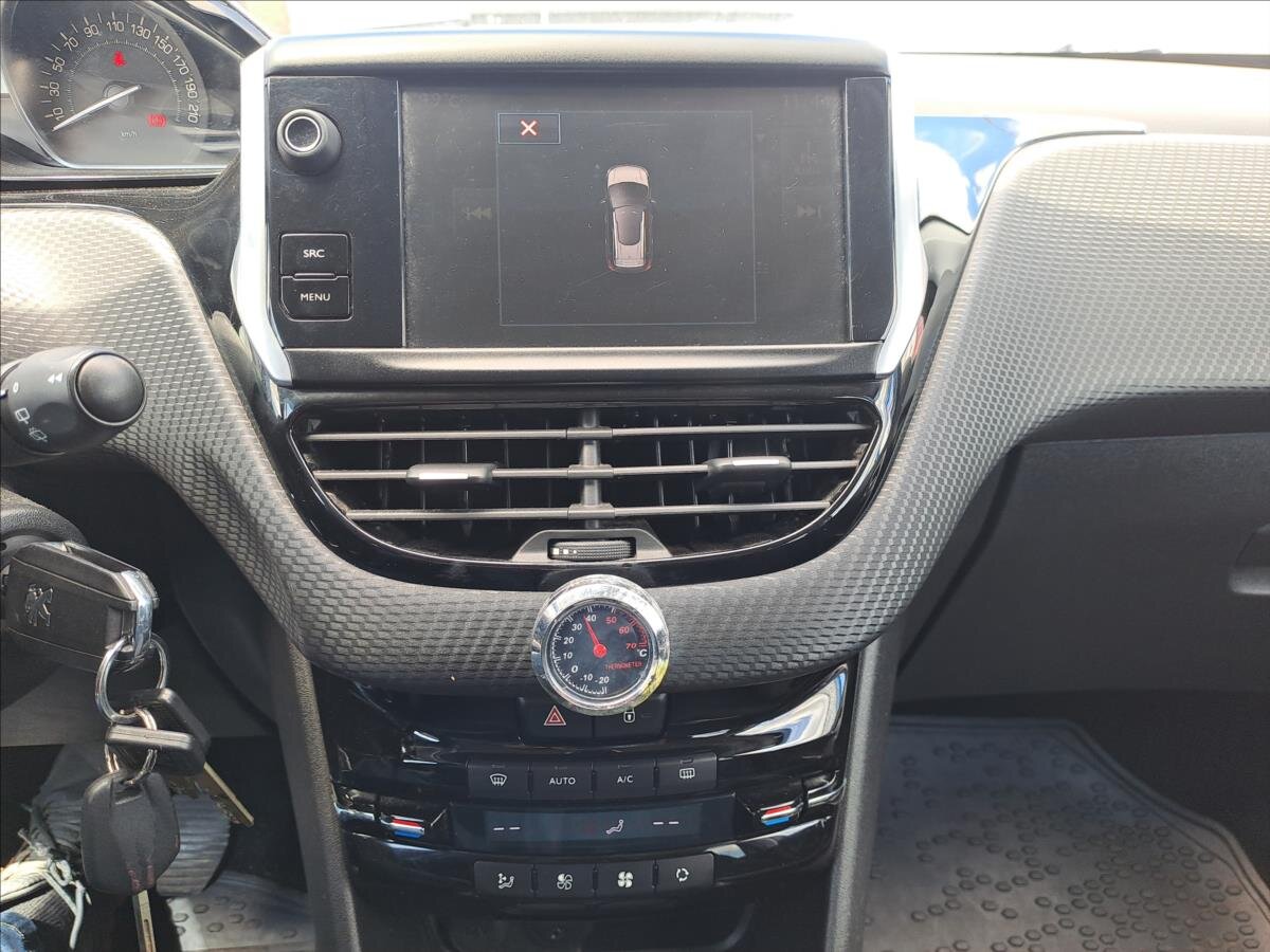 Peugeot 2008 MPV 1,2 l 81 kw