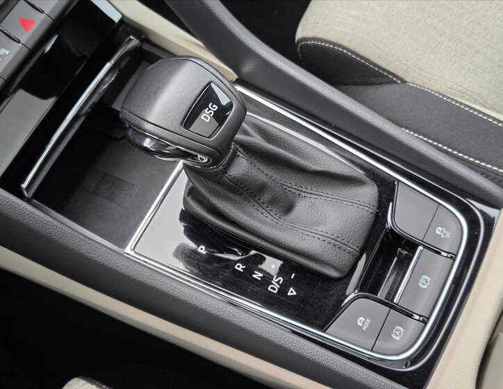 Škoda Karoq SUV 1,5 l 110 kw