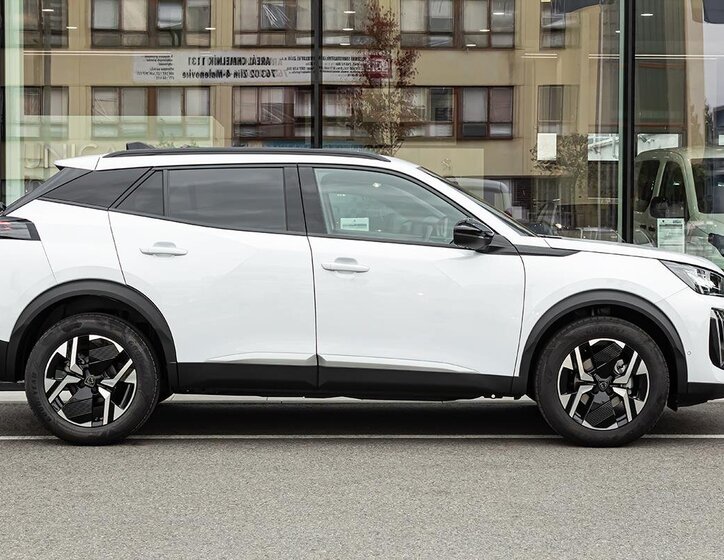 Peugeot 2008 SUV 1,2 l 0