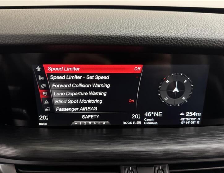 Alfa Romeo Stelvio 21