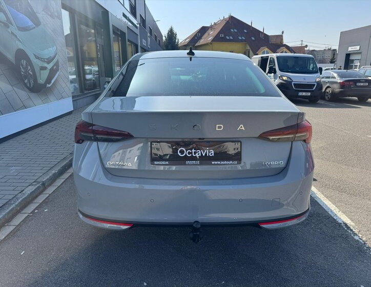 Škoda Octavia Sedan / Limuzína 1,5 l 110 kw