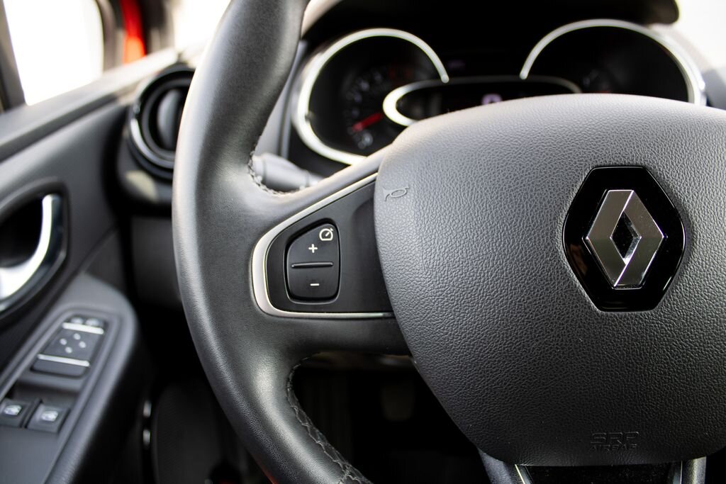 Renault Clio Hatchback 898,0 56 kw