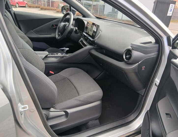 Toyota C-HR SUV / Terénní 1,8 l 72 kw