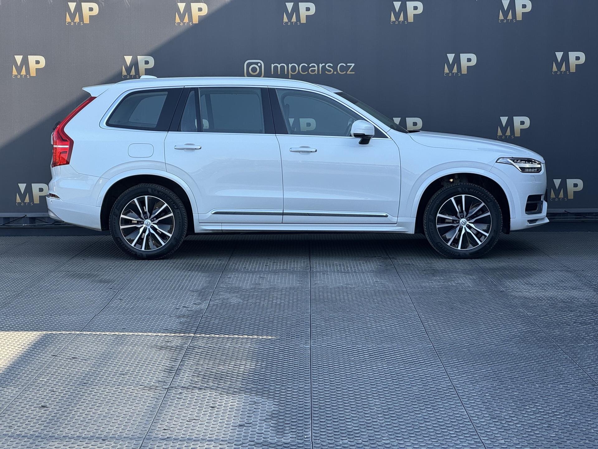 Volvo XC90 SUV / Terénní 2,0 l 173 kw
