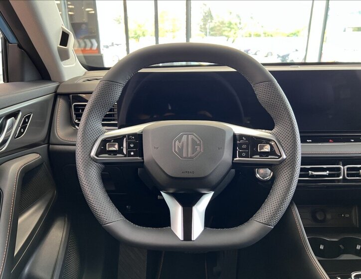 MG HS SUV / Terénní 1,5 l 125 kw