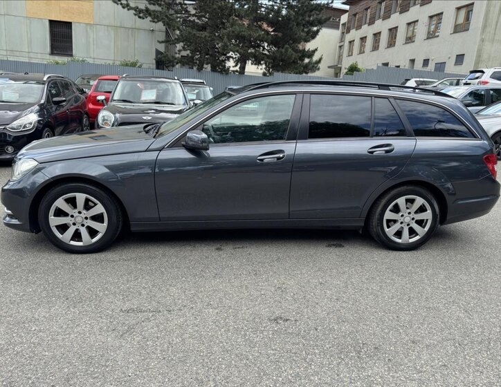 Mercedes-Benz Třídy C Kombi 2,1 l 88 kw