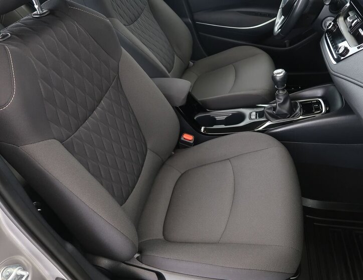 Toyota Corolla Sedan / Limuzína 1,5 l 92 kw