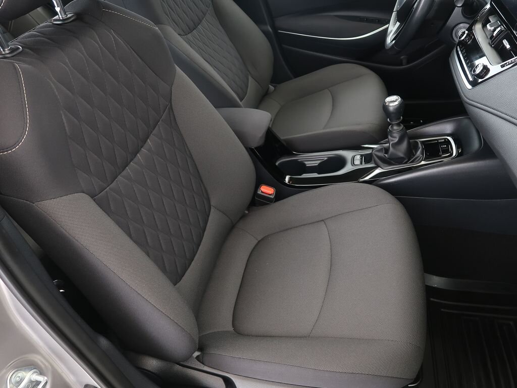 Toyota Corolla Sedan / Limuzína 1,5 l 92 kw