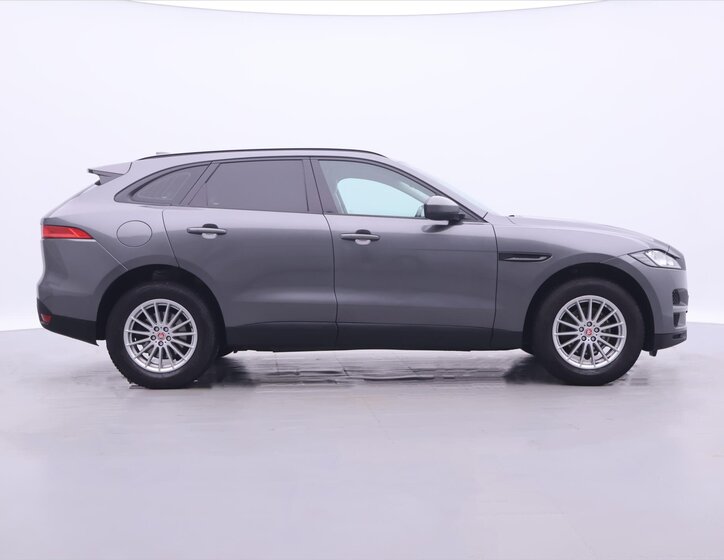 Jaguar F-Pace SUV / Terénní 2,0 l 132 kw