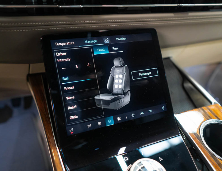 Cadillac Escalade 34