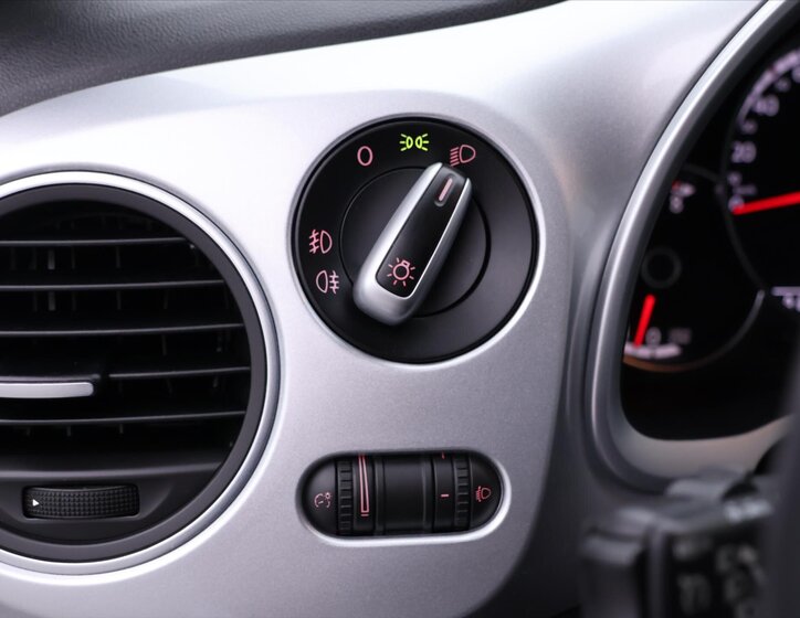 Volkswagen Beetle Hatchback 1,2 l 77 kw