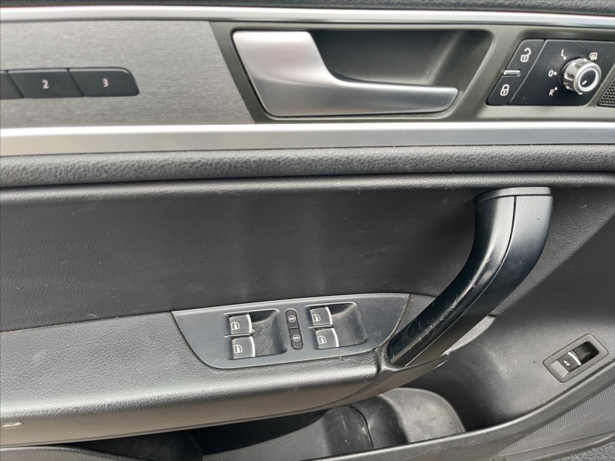 Volkswagen Touareg SUV 3,0 l 150 kw