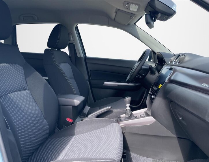 Suzuki Vitara SUV / Terénní 1,4 l 81 kw