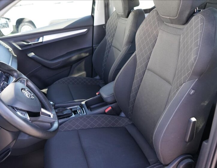 Škoda Karoq SUV / Terénní 1,5 l 110 kw
