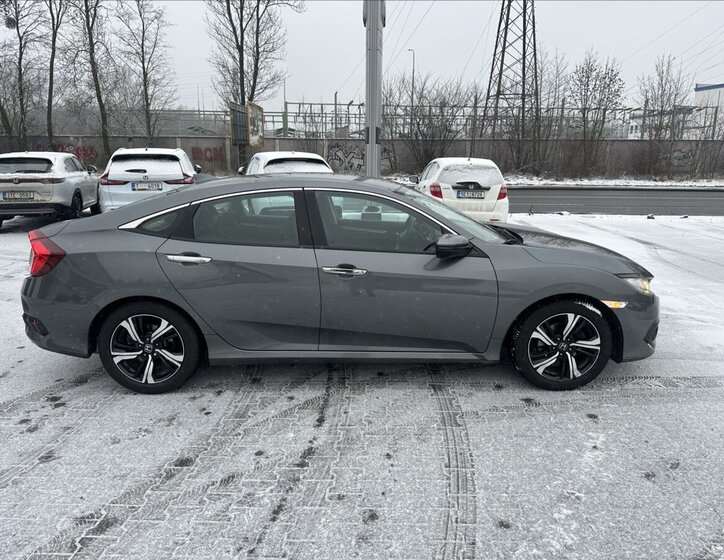 Honda Civic Sedan 1,5 l 134 kw