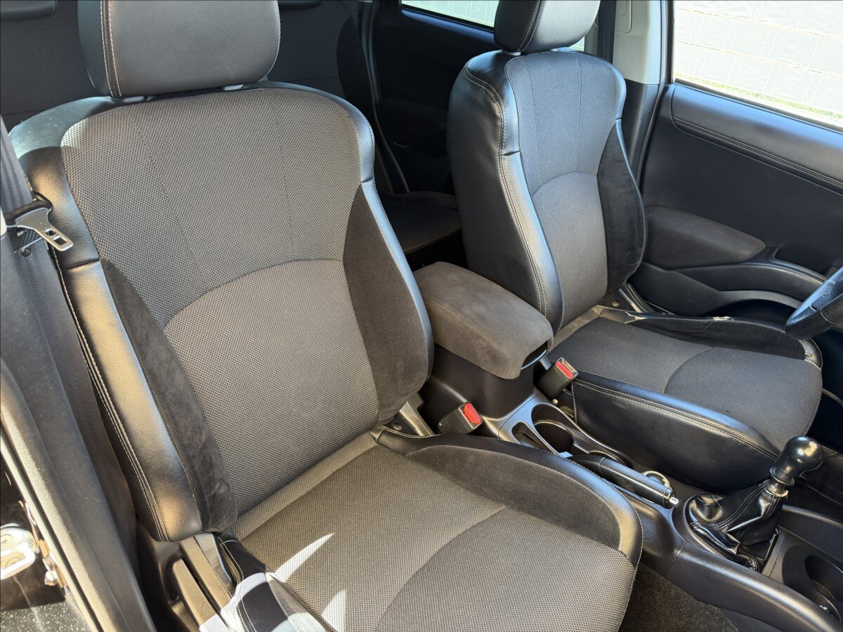 Citroën C-Crosser SUV / Terénní 2,2 l 115 kw