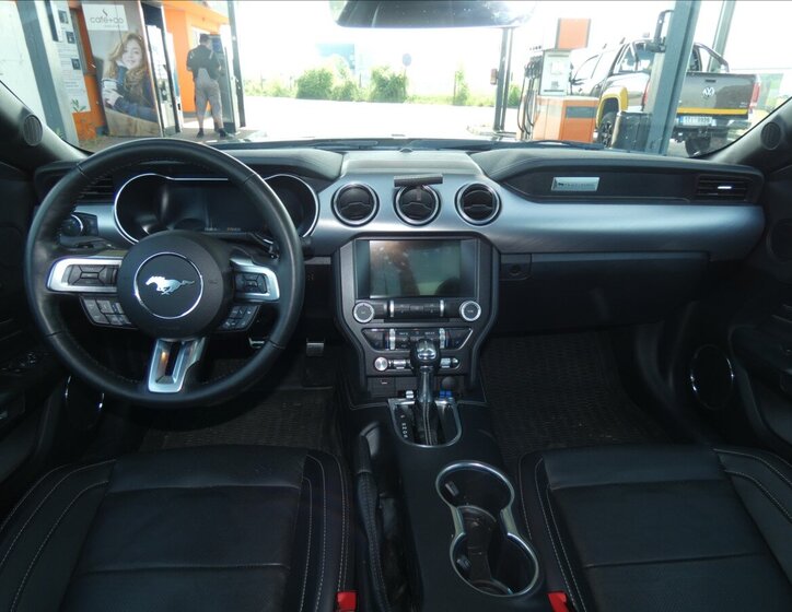 Ford Mustang Kupé 5,0 l 330 kw