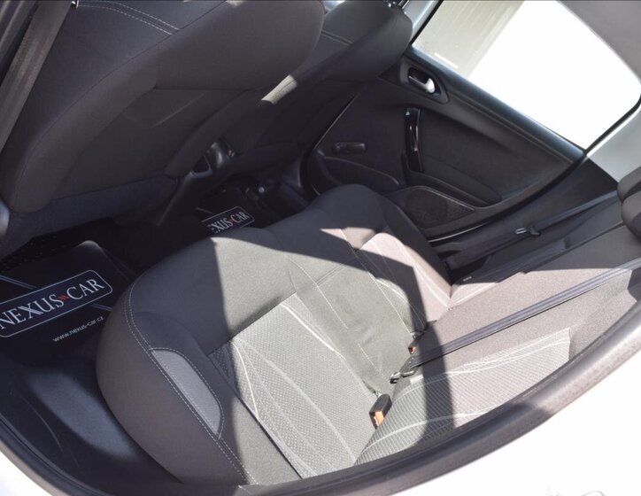 Peugeot 208 Hatchback 1,4 l 50 kw