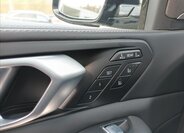 BMW X7 SUV / Terénní 4,4 l 390 kw